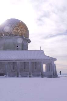 Queda intensa de neve obriga a cortar estradas na Serra da Estrela